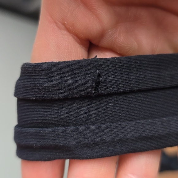 Lululemon Sports Bra Black Womens Size 8 Fitness Gym Workout - Picture 10 of 10